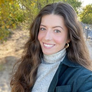 Hello lovely people, I’m Hana. It’s so nice to meet you!